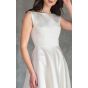 Атласное свадебное платье с кружевной спиной - модель 4