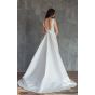 Шикарное атласное свадебное платье - модель 3